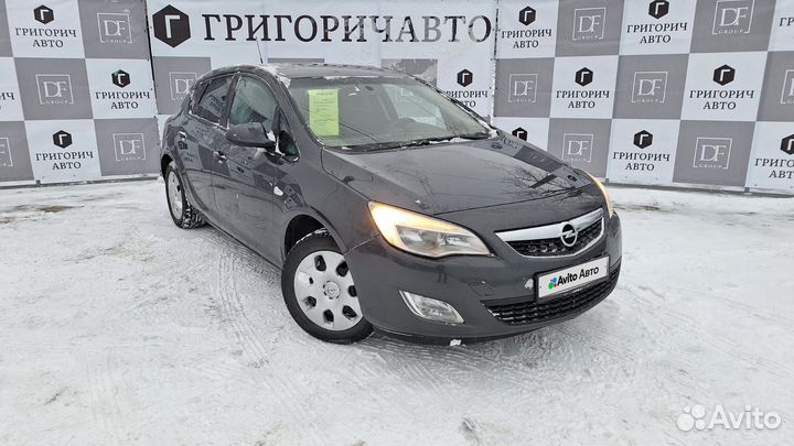 Opel Astra 1.6 МТ, 2012, 195 000 км