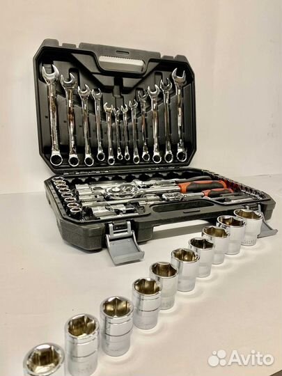 Инструменты для автомобиля 61 предмет ключи в кейс