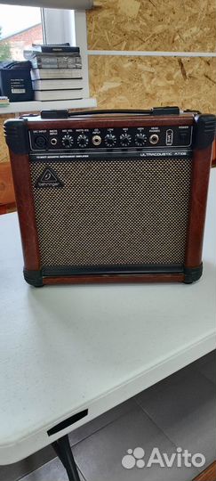 Гитарный комбоусилитель
