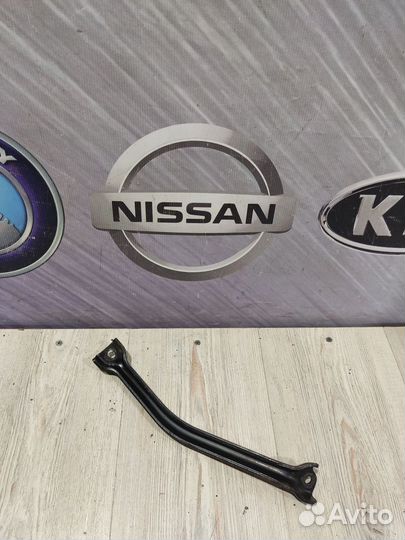 Кронштейн Nissan almera N16