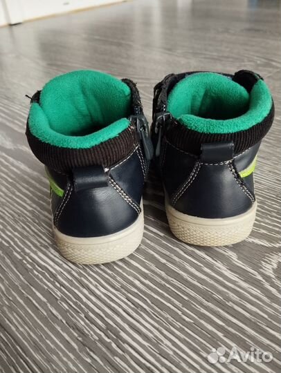 Ботинки для мальчика 23