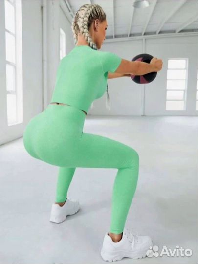 Костюм для йоги и фитнеса
