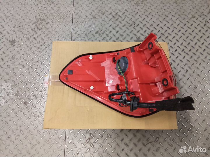 Фонарь задний правый Infiniti QX80 QX56 Z62