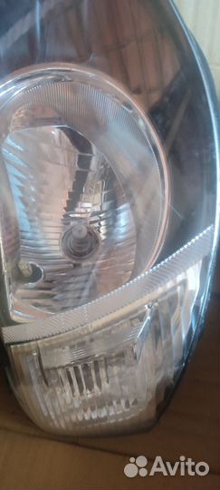 Правая передняя фара L200