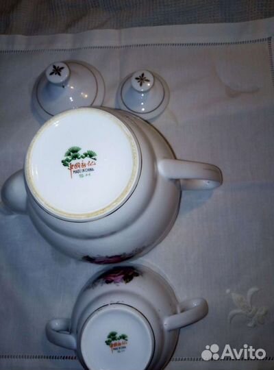 Чайник заварочный и сахарница
