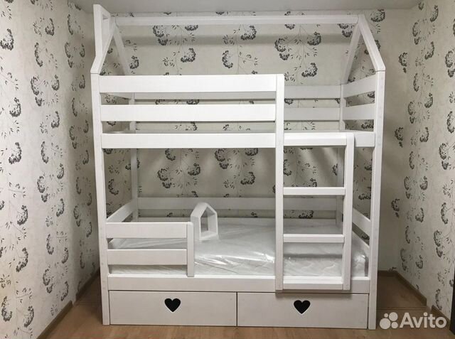 Детская двухъярусная кровать домик