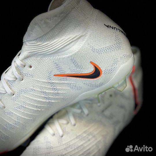 Футбольные бутсы Nike Phantom Luna Elite FG