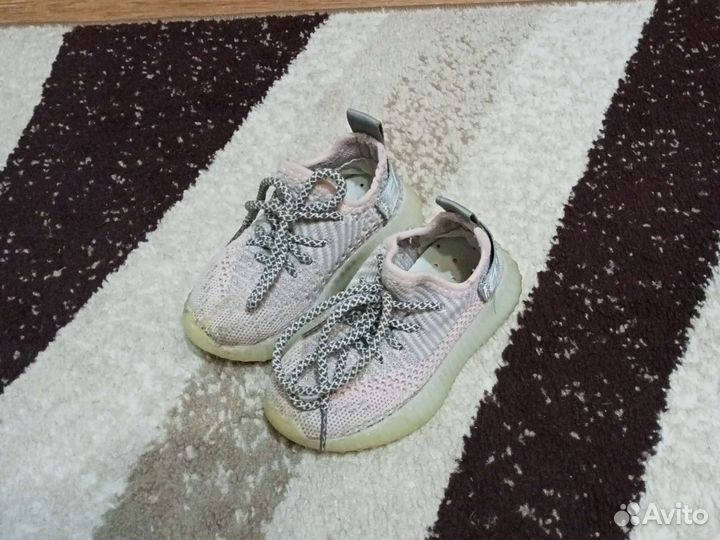 Кроссовки для девочки