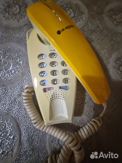 Проводной телефон