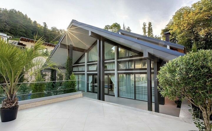 Дом 187 м² на участке 6 сот.