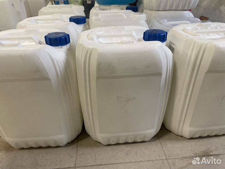Канистры пластиковые бу 20 литров