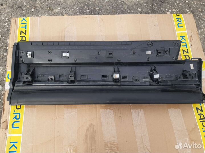 Накладка наружная задней правой двери