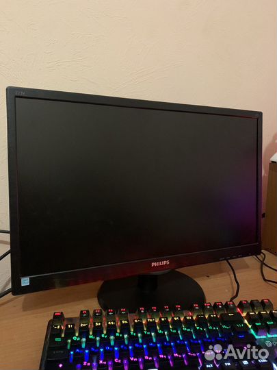 Монитор Philips 21,5