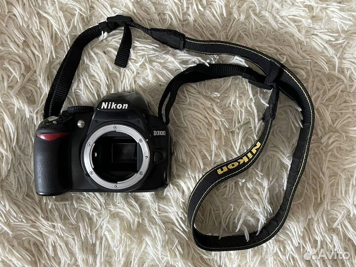 Зеркальный фотоаппарат Nikon D3100