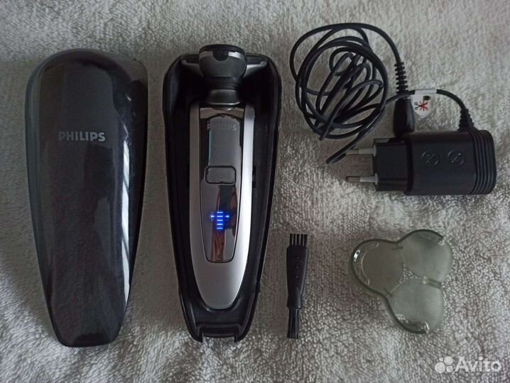 Электрическая бритва philips