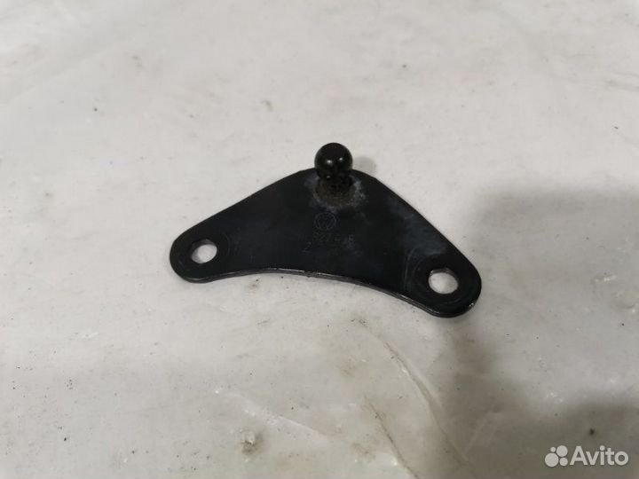 Опора газового амортизатора Volkswagen Tiguan 200