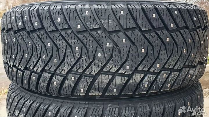 Yokohama IceGuard Stud IG65 215/65 R17