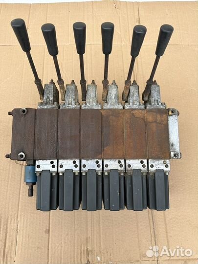 Распределитель гидравлический Danfoss