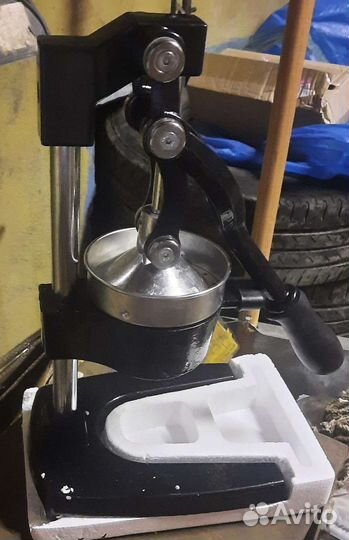 Пресс для цитрусовых и граната /соковыжималка