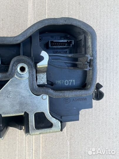 Замок передней левой двери Bmw X5 E70