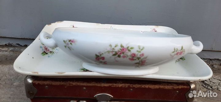 Посуда старинная подносы, супник