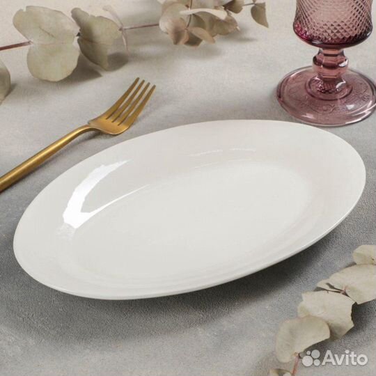 Блюдо фарфоровое овальное White Label