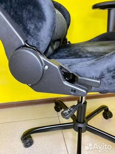 Кресло для игр. Игровое кресло с массажем