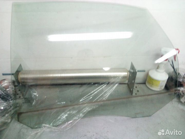 Стекло двери заднее левое Ford Focus 2 хэтчбек 1.8