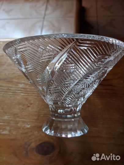 Хрустальная конфетница