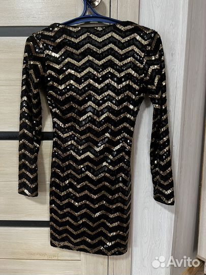 Вечернее платье с пайетками