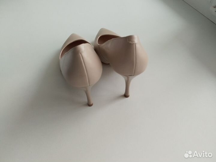 Туфли лодочки бежевые 37 кожа