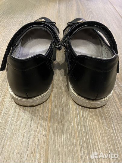 Туфли на девочку 33 р