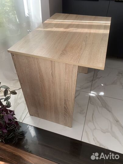 Письменный стол