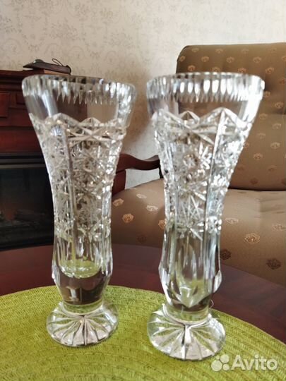 2 хрустальные вазы