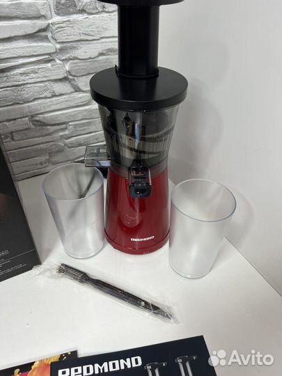 Соковыжималка шнековая Redmond