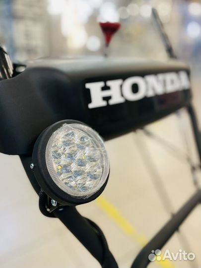 Снегоуборщик бензиновый самоходный HP-9 GX 270