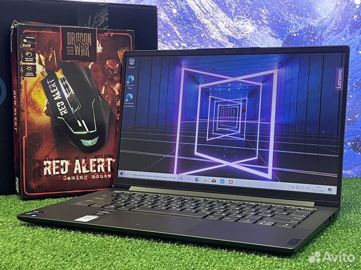 Lenovo Yoga Slim Core i5 16GB 512 SSD 14 Full HD