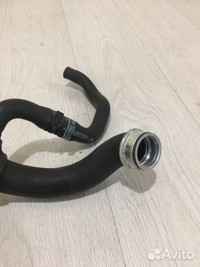 Патрубок системы охлаждения Mercedes Benz C230