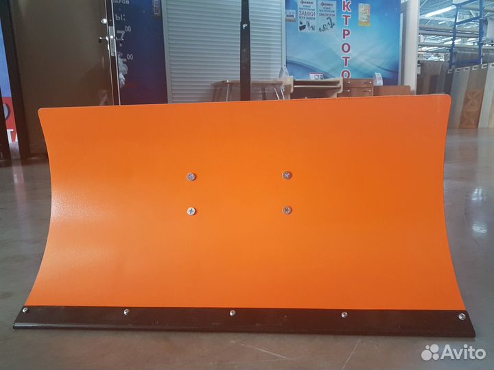 Лопата движок-скрепер для уборки снега на колесах