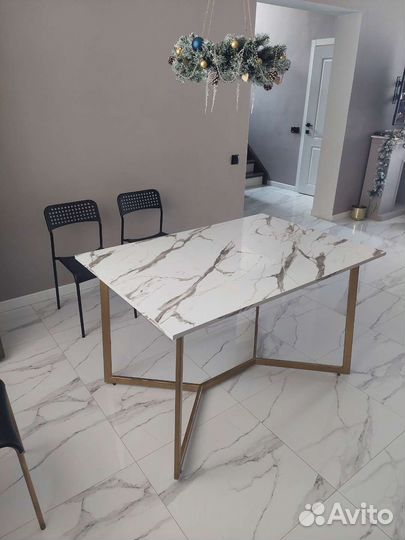 Кухонный стол