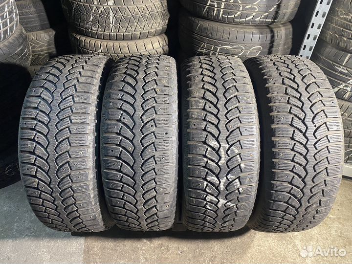 Bridgestone Blizzak Spike-01 285/60 R18 116T