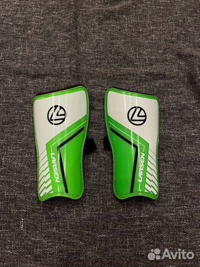Зелёные Футбольные щитки Larsen мужские
