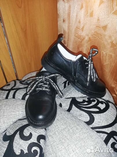 Туфли для девочки 35 размера. Платья школьные