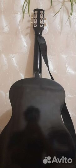 Акустическая гитара 