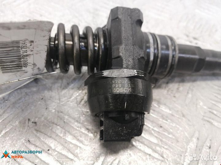 Форсунка Volkswagen Caddy 3 2009 038130073AG