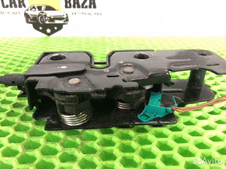 Замок капота Skoda Octavia, Volkswagen Amarok