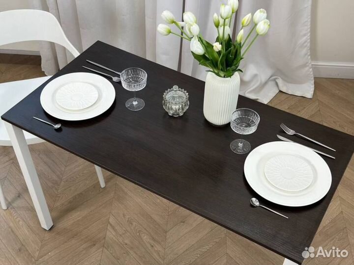 Стол в гостинную