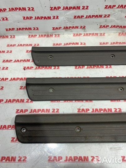 Накладки порогов Mitsubishi Challenger K97 4M40