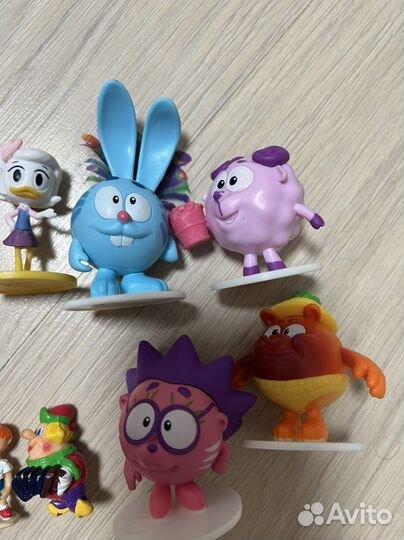 Игрушки из киндера смурфики kitty фиксики