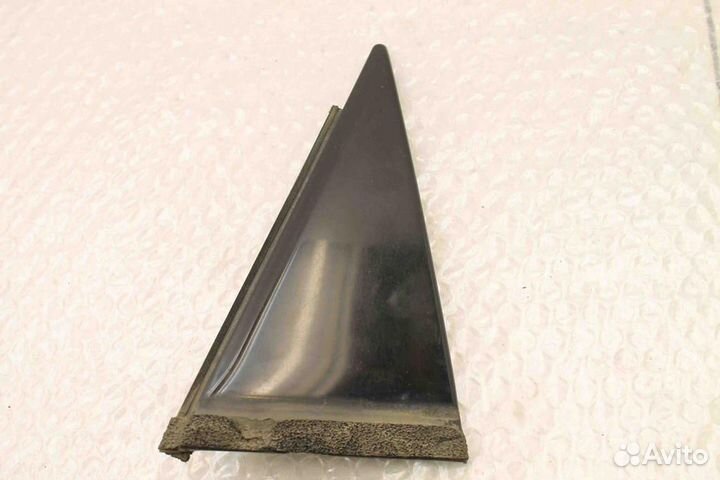 Уголок двери задней правой Infiniti M35 M35x M45 Y